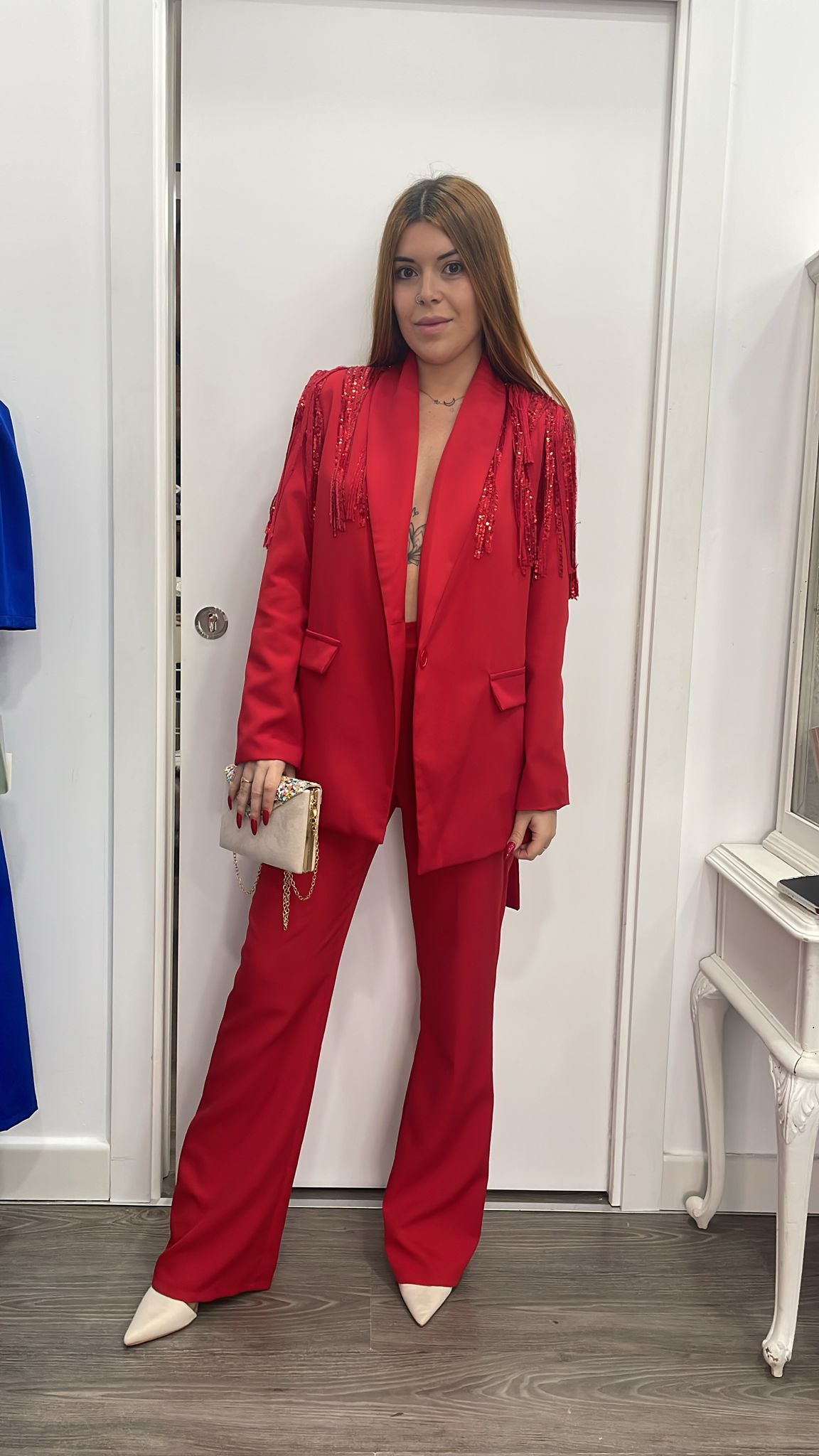 Pantalon rojo tiro alto outlet